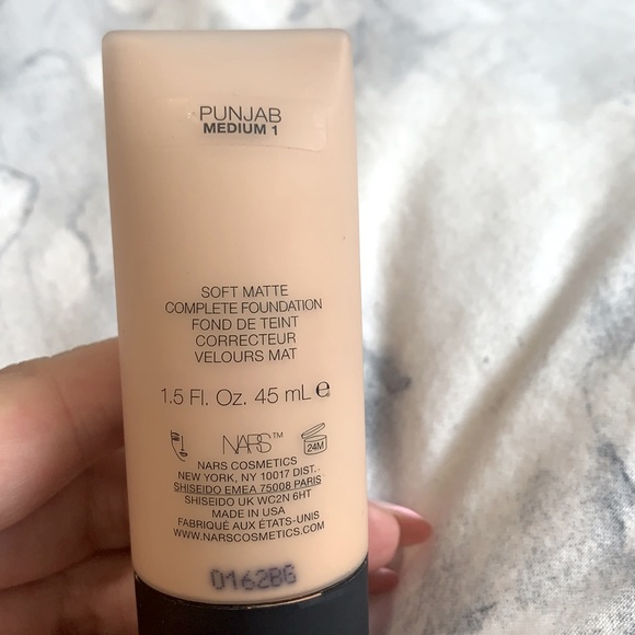 Nars Soft Matte foundation - Picture 2 of 3